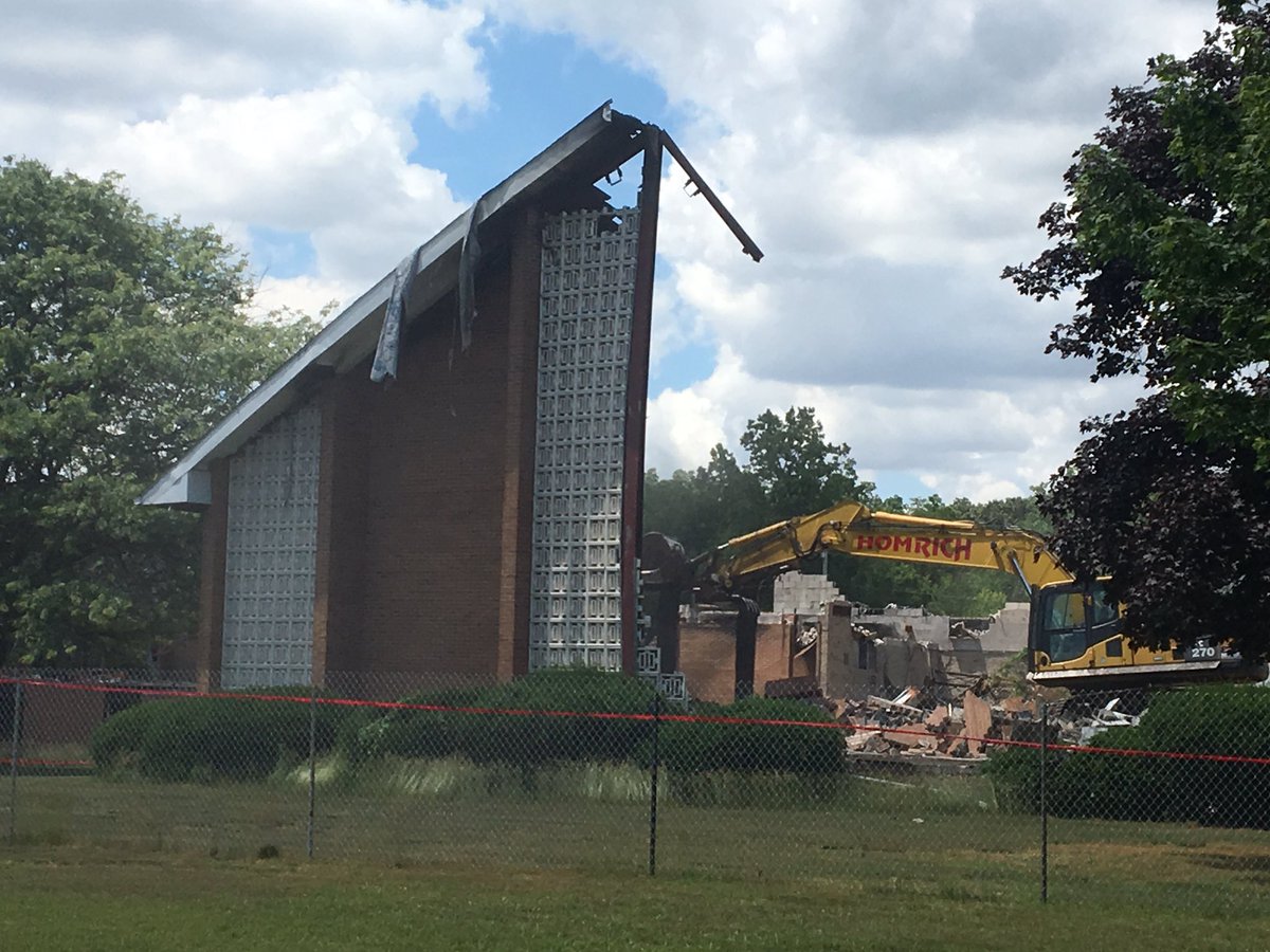 Malena_Caruso's tweet photo. Demo of #BridgePointChurch in Temperance | More tonight @WTOL11Toledo on how they plan to rebuild AND what they found behind the cornerstone https://t.co/fh89XRlXGe