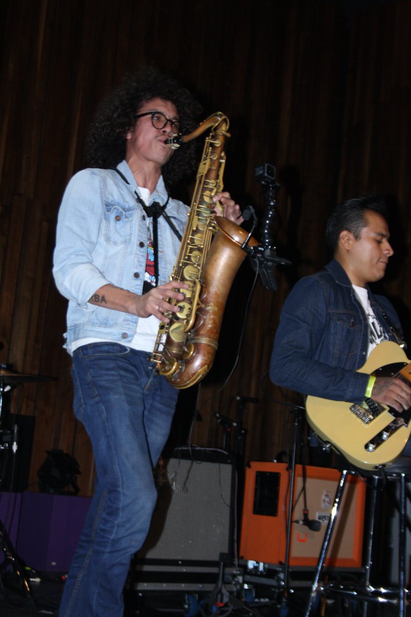 FaroenlasCalles's tweet photo. #LosPandilleros @chuchotormenta @lalibolly @medicenelCory @Piojosong @jony0091 en @ccemx "Feria de la Música Independiente" https://t.co/63kvMTbtDG