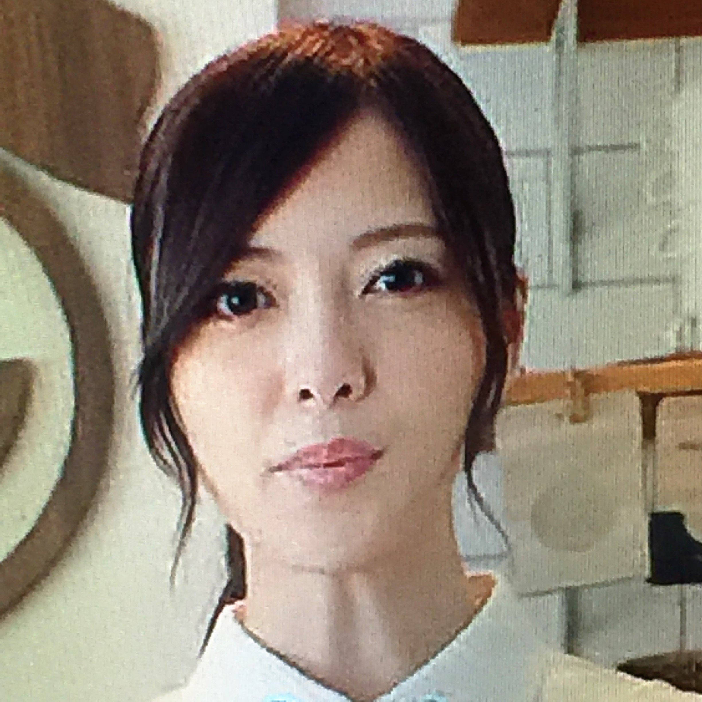 金子滋直爺 在 Twitter 上 選りすぐりの二枚 このお二人の鼻の下を見てくださいね 長い 西野七瀬さんは特に鼻の下が長い 出っ歯だからかな T Co Sqrw7sbout Twitter