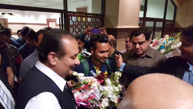 View image on Twitter