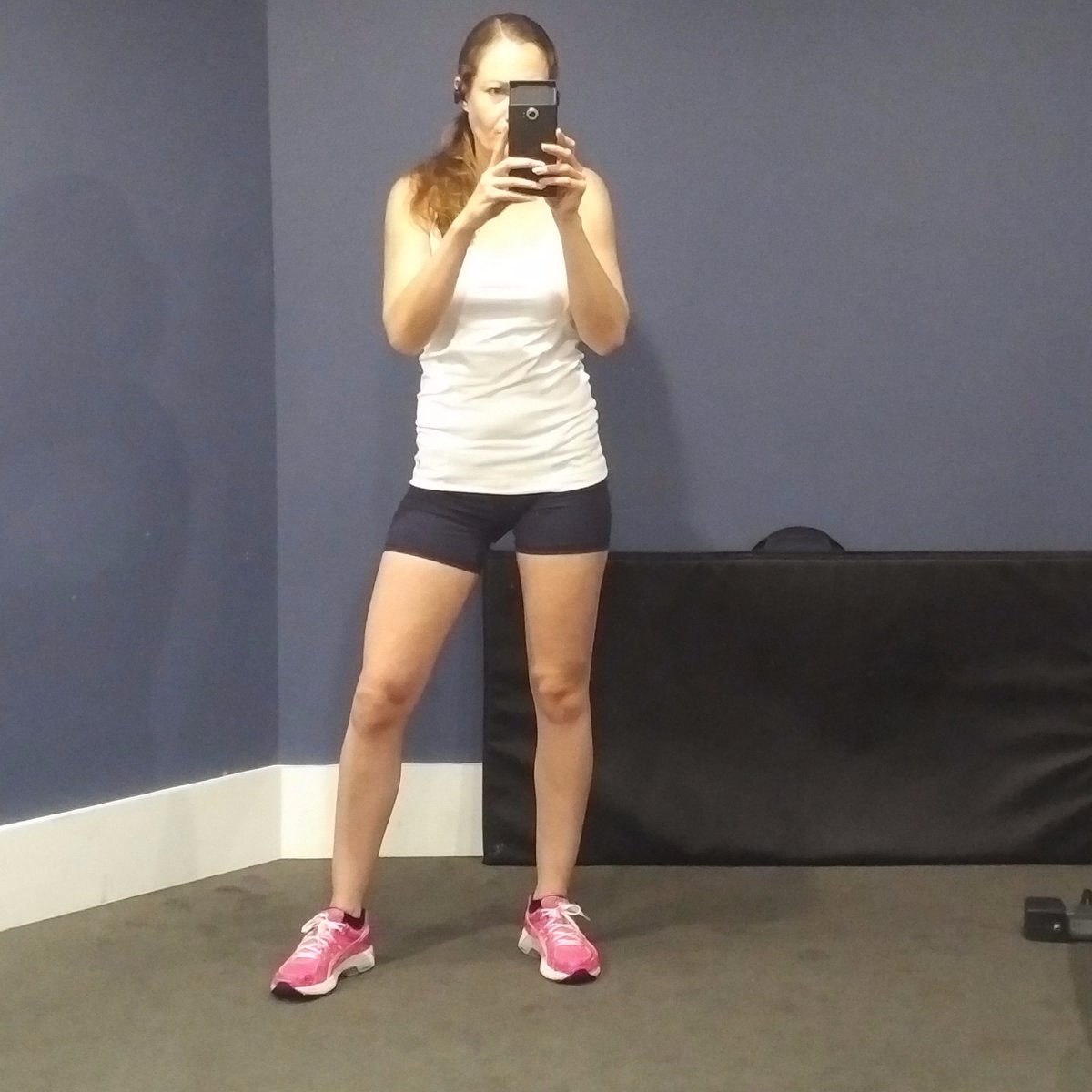 BakedChickpea's tweet photo. I'm really bad at selfies. Good pump though! #beastmode https://t.co/sSlnd5FYJa