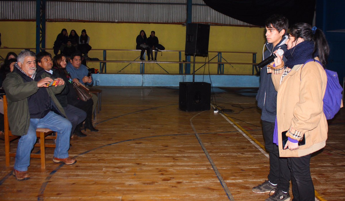 MuniTirua's tweet photo. DIRECTORA DE “MALA JUNTA” CONVERSÓ CON ESTUDIANTES DEL LICEO TRAPAQUEANTE: https://t.co/VCdDVqvR4h https://t.co/ufwphAtjjM