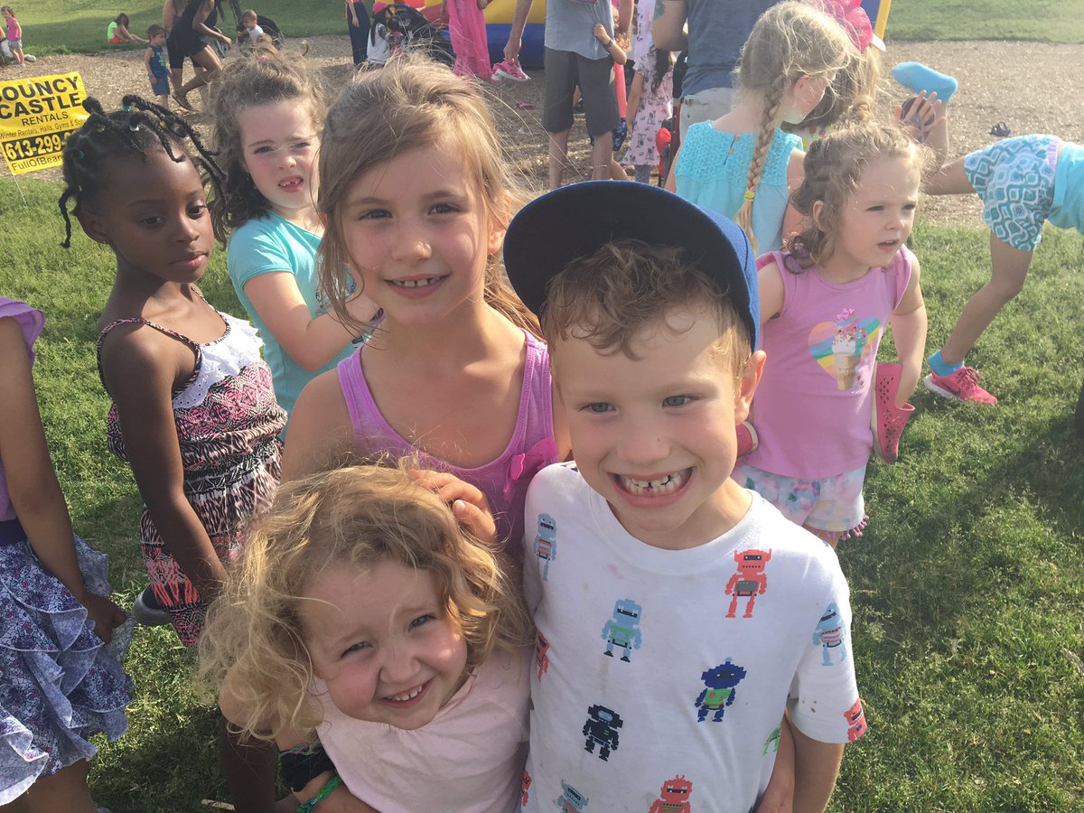 Mrscook17's tweet photo. Had a great time with my family @StBenedictOCSB end of the year BBQ! Thank-you parent council. #greatvibe https://t.co/R73BUzpNiJ