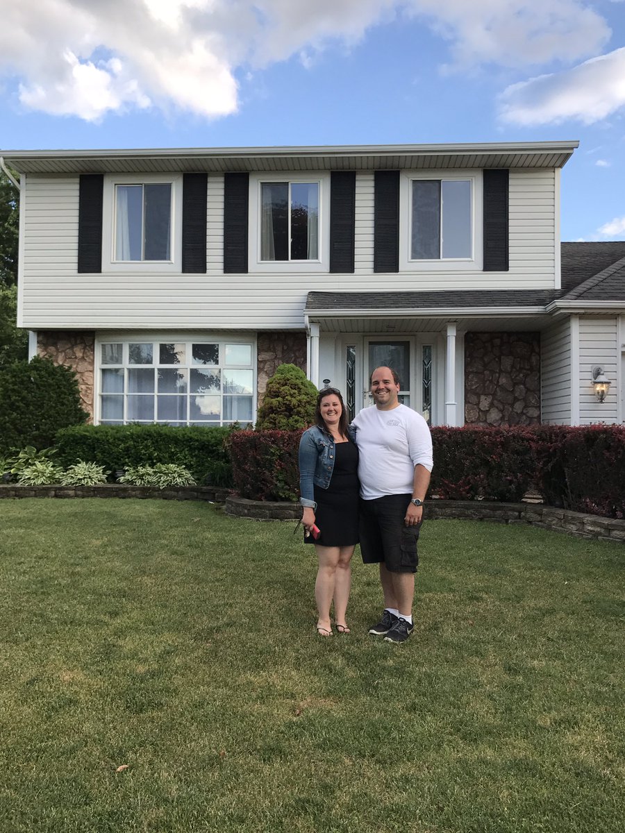 danielledoty9's tweet photo. Congratulations to my clients Wishing you years of happiness and memories created!#DotyPremierProperties #ColdwellBanker #HomeIsAwesomeness https://t.co/RTJ6melgvY