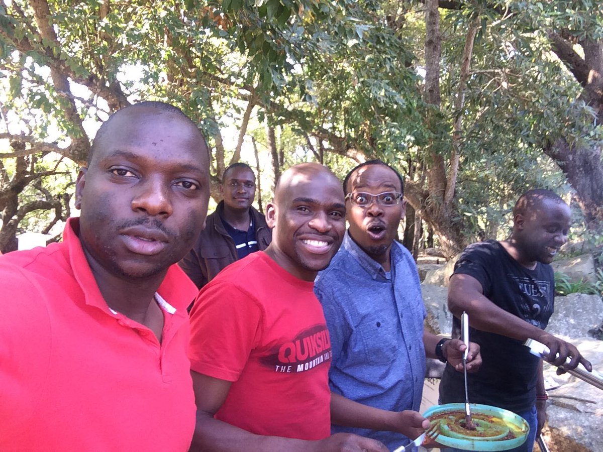 AlfieNelspruit's tweet photo. pre father's day braai #meatisgood #fellowship #swallowship https://t.co/zMxBTRDceb