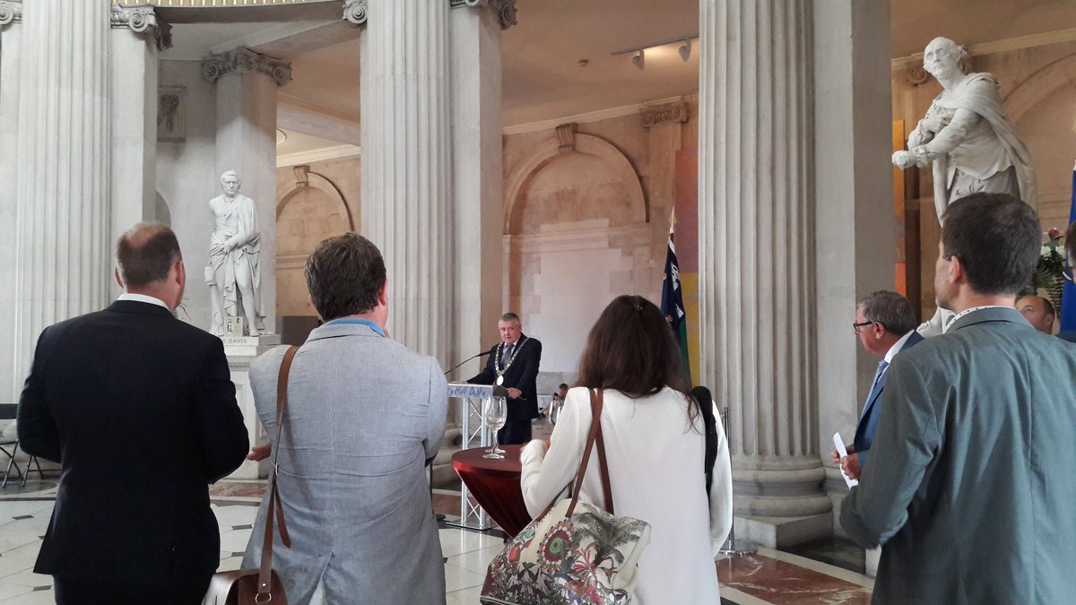 maija_keskinen's tweet photo. Tänään Dublinin pormestarin vieraana suht prameissa puitteissa @ICMIF_Web @AMICE_Mutuals #mutualcomms17 #cityhalldublin #LocalTapiola https://t.co/3vMLNmI2Bc