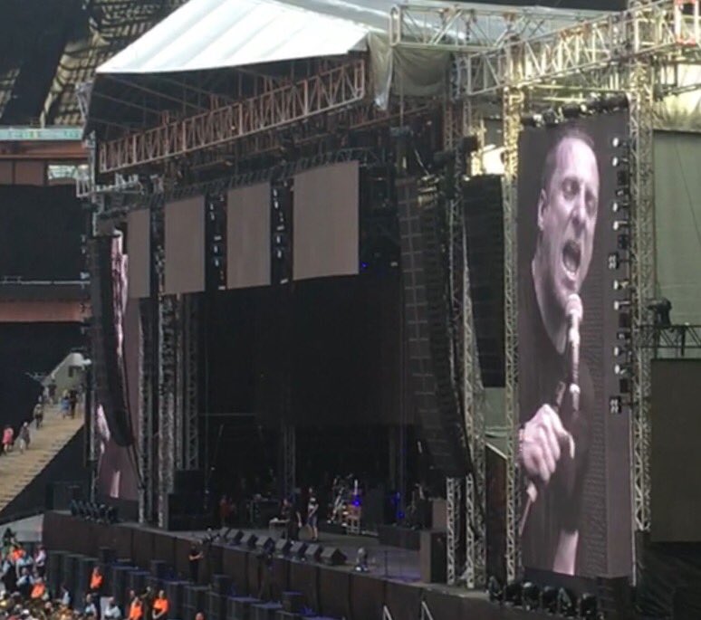 RonStop_'s tweet image. First time seeing @sleafordmods absolutely incredible. Nothing like it. Hope to god they do a Notts gig soon.