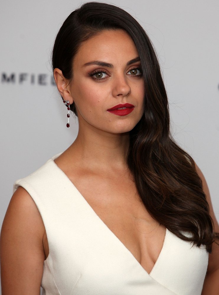 buildNMAP's tweet photo. Mila Kunis, famous for her roles in #That70sShow #FamilyGuy &amp; #BlackSwan was born in the Ukraine &amp; immigrated as a child #FacesofUS #IHM2017 https://t.co/ErVoO02CRY
