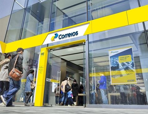 folhape's tweet photo. ECONOMIA| Serviço e-Sedex não será mais ofertado pelos Correios
#Correios #eSedex - https://t.co/9q4zNXMsex https://t.co/7ha6kYN3Wj