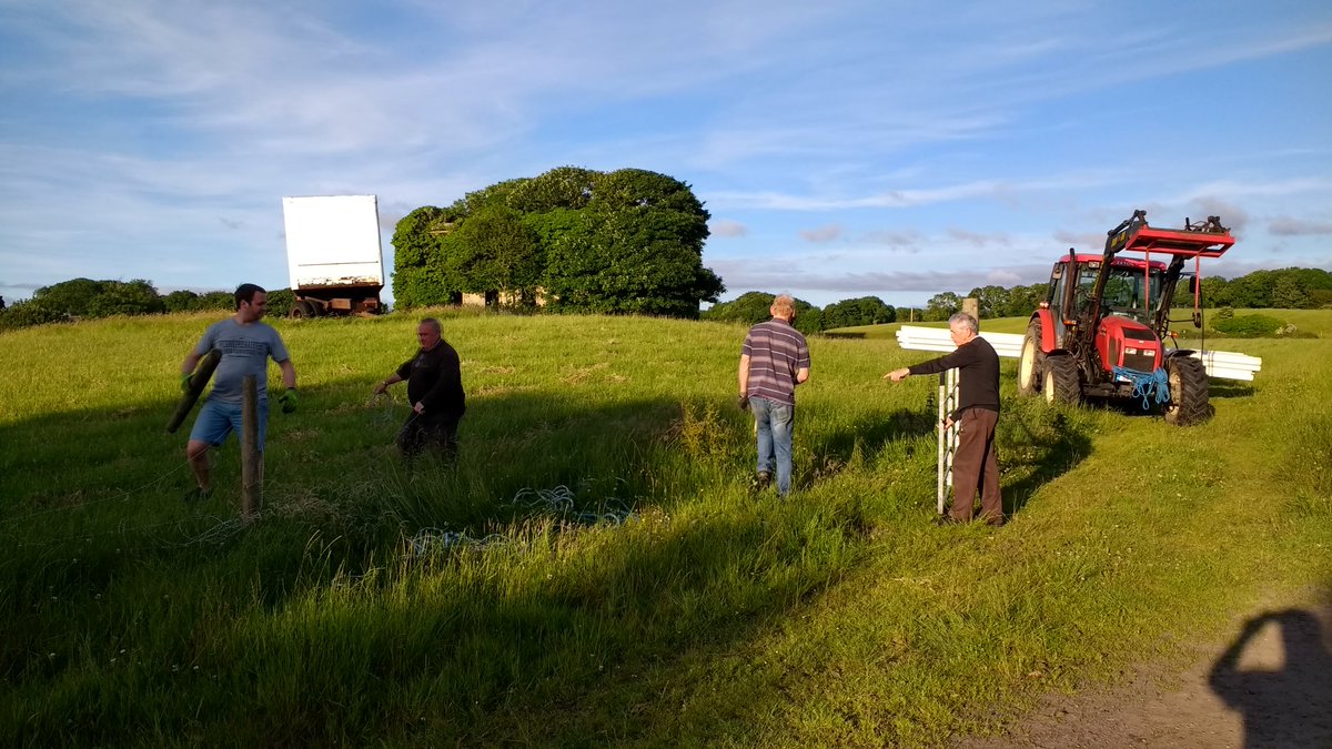 StrandhillShow's tweet photo. How do we bring you the show? #volunteers #Sligo #StrandhillShow https://t.co/d5508wv2b1