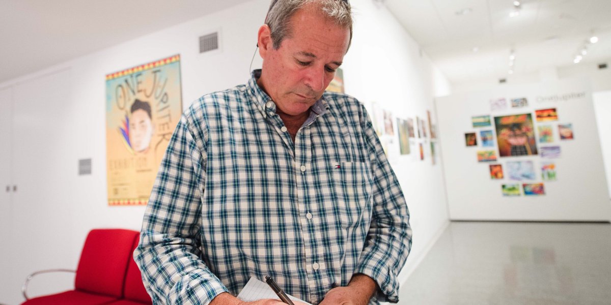ElSolJupiter's tweet photo. "We learn about each other through art," she said. Great story by @billdipaolo via @pbpost. https://t.co/pWwnVB9iFw #OneJupiter #Guatemala https://t.co/hTOzHivio7
