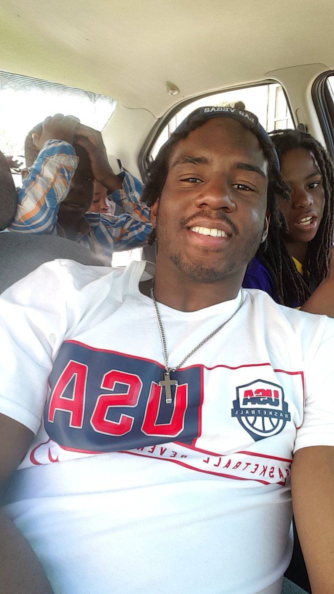 When you text her "Hey beautiful 😊" &amp; she replies with "who dis?"