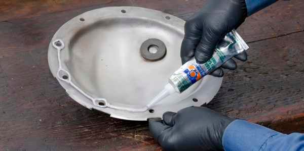 EngineBuildMag's tweet image. What are the 10 most common mistakes using gasket makers and sealants? @Permatex gives us the answers. enginebuildermag.com/2017/06/10-com…