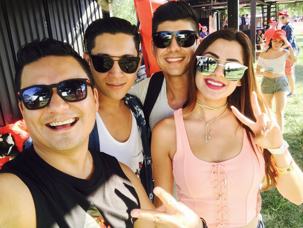 ALEXPUJOL's tweet photo. Así vivimos #BudweiserMachaca2017 #BudweiserMachaca @BudweiserMx parte 1 @brianlozano0 @betty_ayala https://t.co/YJLkNE6beS