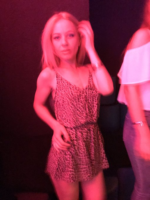 #B-day fun❤️❤️❤️❤️❤️😍😍😍😍with my girls😎❤️❤️ https://t.co/uav9OhYiJK<a href="/tag/b"class="tags">#B</a>