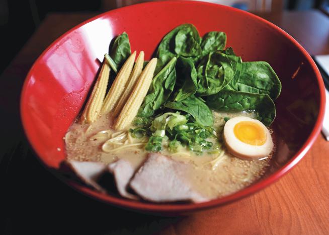 CauldronBroths's tweet photo. Dining review: Erie's Rocky Mountain Ramen broth is spot-on #bonebroth https://t.co/p5ioi9qMzV https://t.co/Vj5QNVVTtL