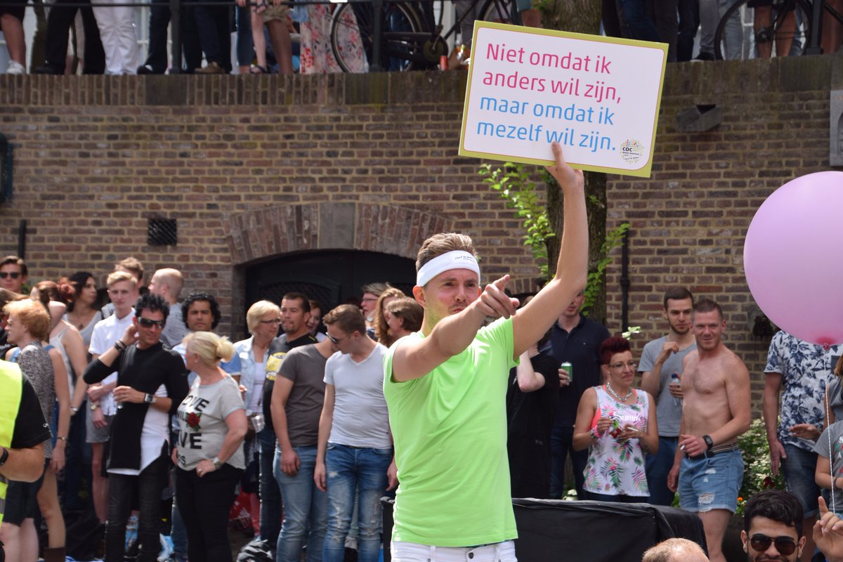 Siem1983's tweet photo. We gingen trots door Utrecht! #Utrecht #utrechtpride #ucp #trots #boot19 @COCMiddenNL @UtrechtPride @GemeenteUtrecht https://t.co/yV4wxzgrSa