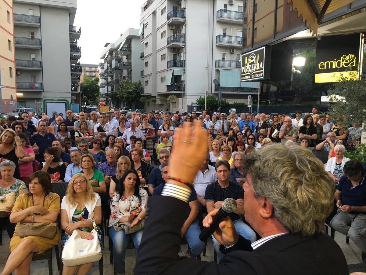 PdTaranto's tweet photo. Con orgoglio e determinazione i nostri militanti hanno sostenuto la nostra lista e @RinaldoMelucci. Ora il Sindaco lo eleggiamo Insieme! https://t.co/Ai8Uc5Xytc