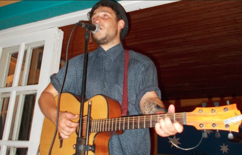 Matt (@ohaseagull) Jones is banging out some massive tunes up at <a href="/TKDs_kavos/">TKDs - RODNEYs</a> head up for a melon or cocktail ask about <a href="/CrazySpeedboat/">CrazySpeedboatKavos!</a>
