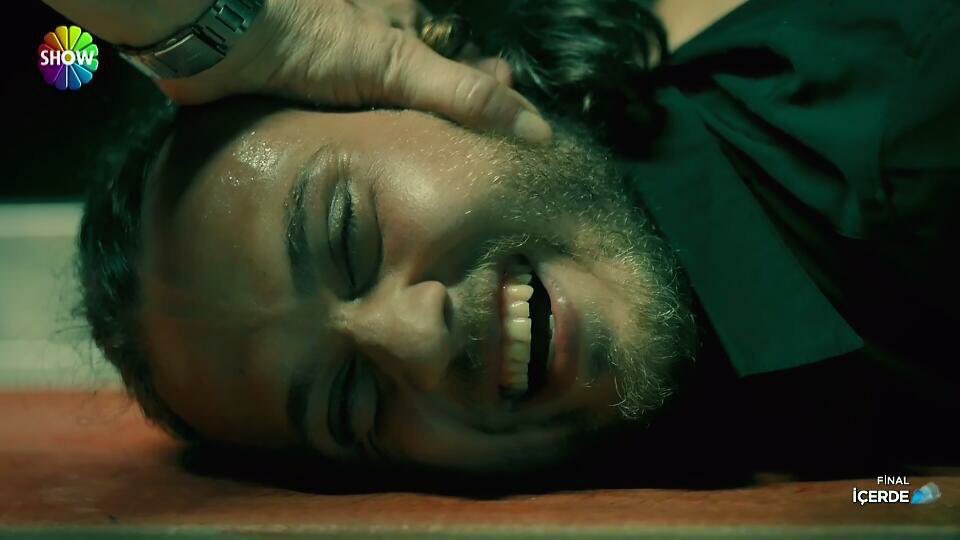 TvDunyasii's tweet photo. Bambaşka bir adam,bambaşka bir oyuncu..Aras Bulut İynemli..#İçerde #İçerdeFinal https://t.co/cEzrBbvuFv