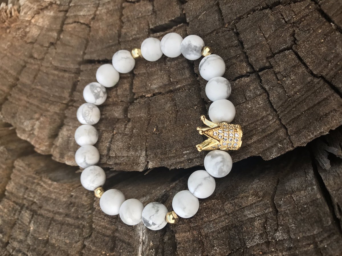 SmilinWDSigns's tweet photo. Custom Crown Bracelets made by @porcheezie ... #MackMade ;$ https://t.co/v22BtLk9Ai