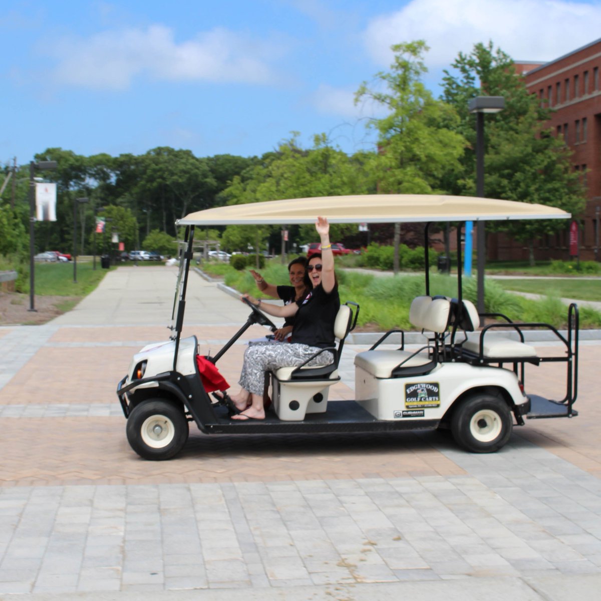 BSUlife's tweet photo. It's Day 1 of Orientation session 3 and things are speeding up! What a great day to be a bear! π» Welcome Class of 2021! #bsulife #off2bsu https://t.co/kFofBQldjO