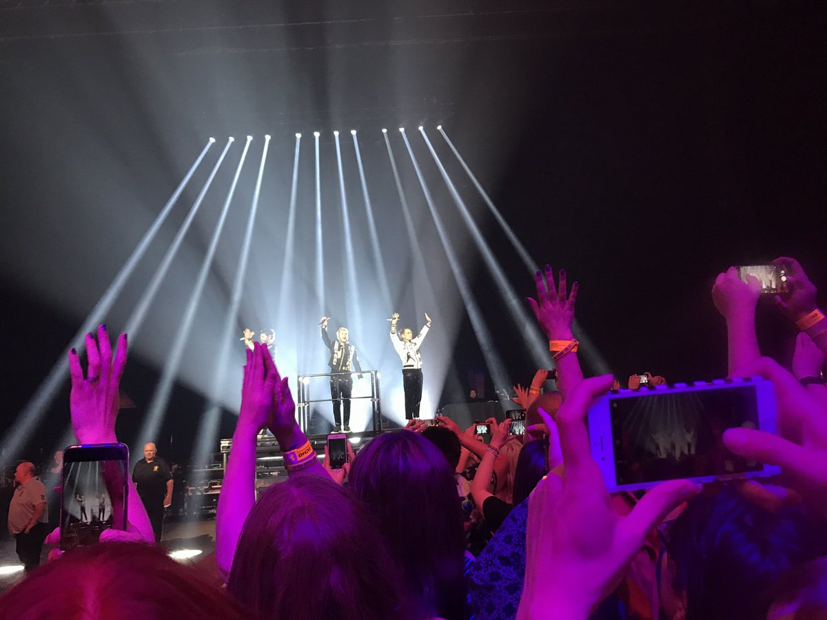 Stephiegrace24's tweet photo. @HowardDonald I won't forget it either 💍👐🏼 4 times is never enough! #ttfan #norwichfan #carrowroad #engagedinwonderland https://t.co/oB4DPShqro
