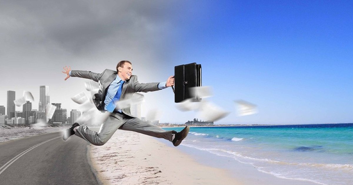 SlimBodyVest's tweet photo. What is in you mind when you're working during the summer?
#AtWork #VacationPlans #Summer2017 https://t.co/cksrhysiaN