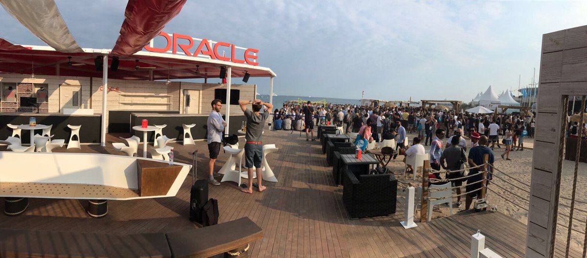 relationshipone's tweet image. How perfect is this view? If you didn&apos;t stop by #CannesOracleDeck today, make sure to visit tomorrow! #Cannes2017 rlshp1.com/1Zr0