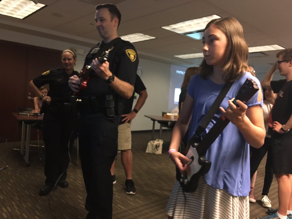 CoralvillePD's tweet image. Let's rock! 🤘🏼