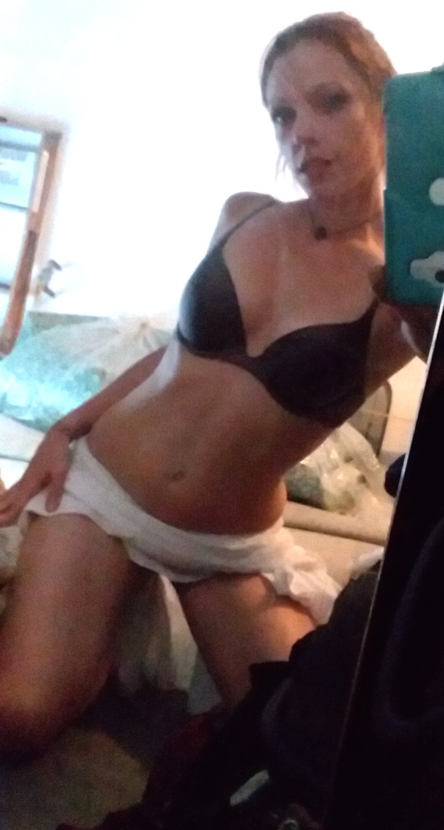 1 pic. Hey guys! I'm going to be live online Thursday June 22nd at 7pm Vegas time at https://t.co/RJ6zym5y27 Come by and say hi!!! 😘💋 https://t.co/do2nfy601F