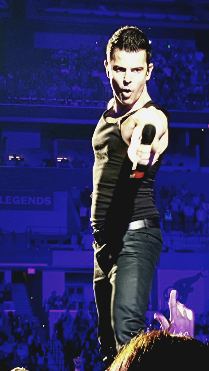 Lisa_SBXLI's tweet photo. @jordanknight @NKOTB #Thankful4Indy strange filter produced a pretty wicked picture β€. Thanks for the amazing show last night! https://t.co/19nf0PUDXo