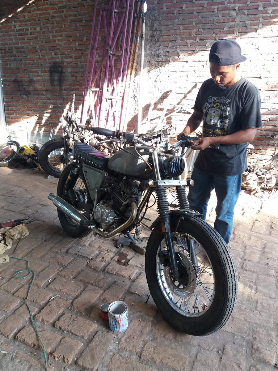 Ctec_Custom's tweet image. Tak sehalus saat bercinta... #brap