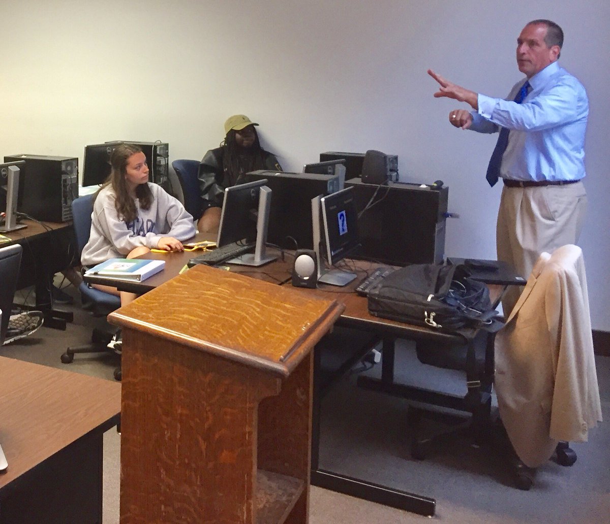 Thank you <a href="/Chase_Kasper/">ChaseKasper</a> for speaking to future inventors &amp; entrepreneurs at <a href="/MSGovSchool/">MS Governor's School</a> about patents &amp; commercializing basic research! 💡