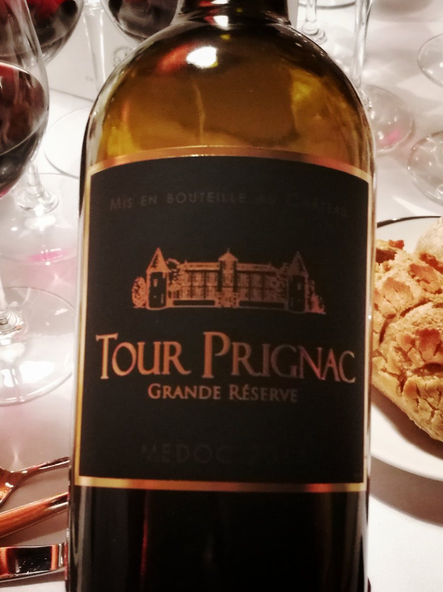 ChateauxCastel's tweet photo. Enfin la sélection de fromages de Karine Haury avec notre #ChâteauHautCoulon et #TourPrignac. #ChâteauxCastel @SocieteMOF https://t.co/CVfsgQYmn0
