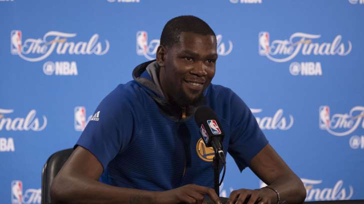Kevin Durant will decline his option but plans to re-sign with the Warriors, a report says: msn.com/en-us/sports/n… https://t.co/EXQBP51V3C