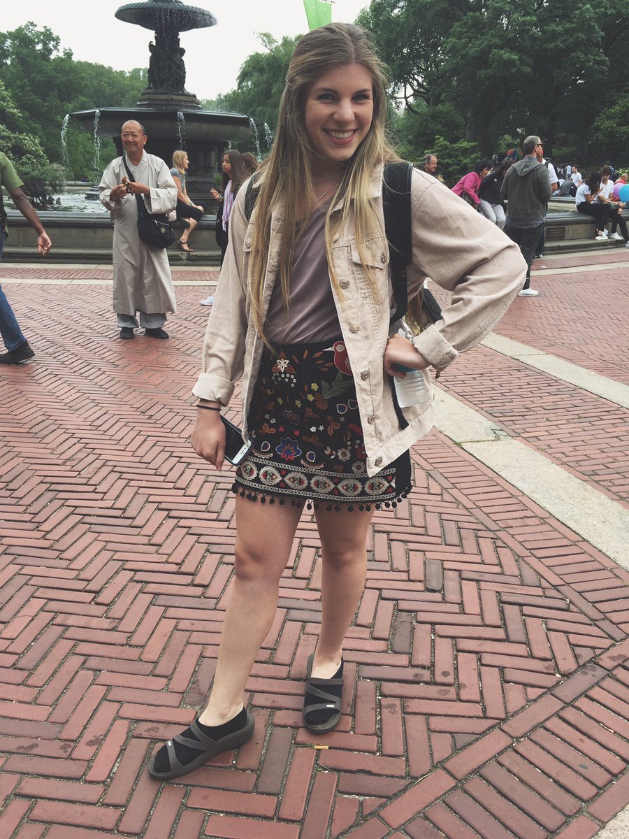 AndeeHodge's tweet image. When ur shoes are killing ur feet and ur grandma pulls crocs out of her purse #relatable #comfortwins