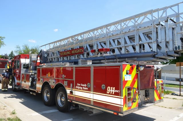 advisorsource's tweet image. Sterling Heights man saved by rescue personnel to receive Survival Coin ow.ly/Bpsj30cIYBy