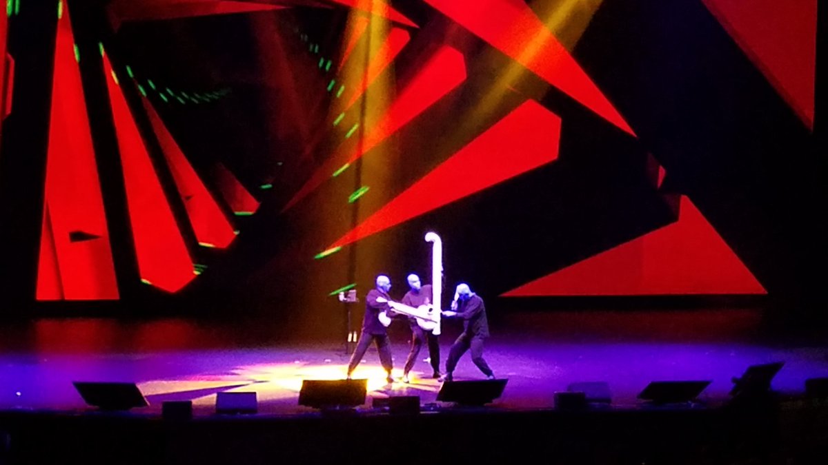 Mess2140's tweet photo. Love me some #bluemangroup ever since I auditioned for them 19 years ago! #WEC17 https://t.co/RxNoe4Zgco