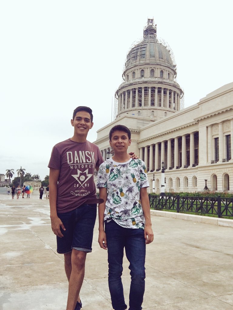 Exa_backup's tweet photo. He crecido en La Habana, he sido un paria en París... ✈️🇨🇺💚

[@maravilla_rmz] https://t.co/HRWOZ07req