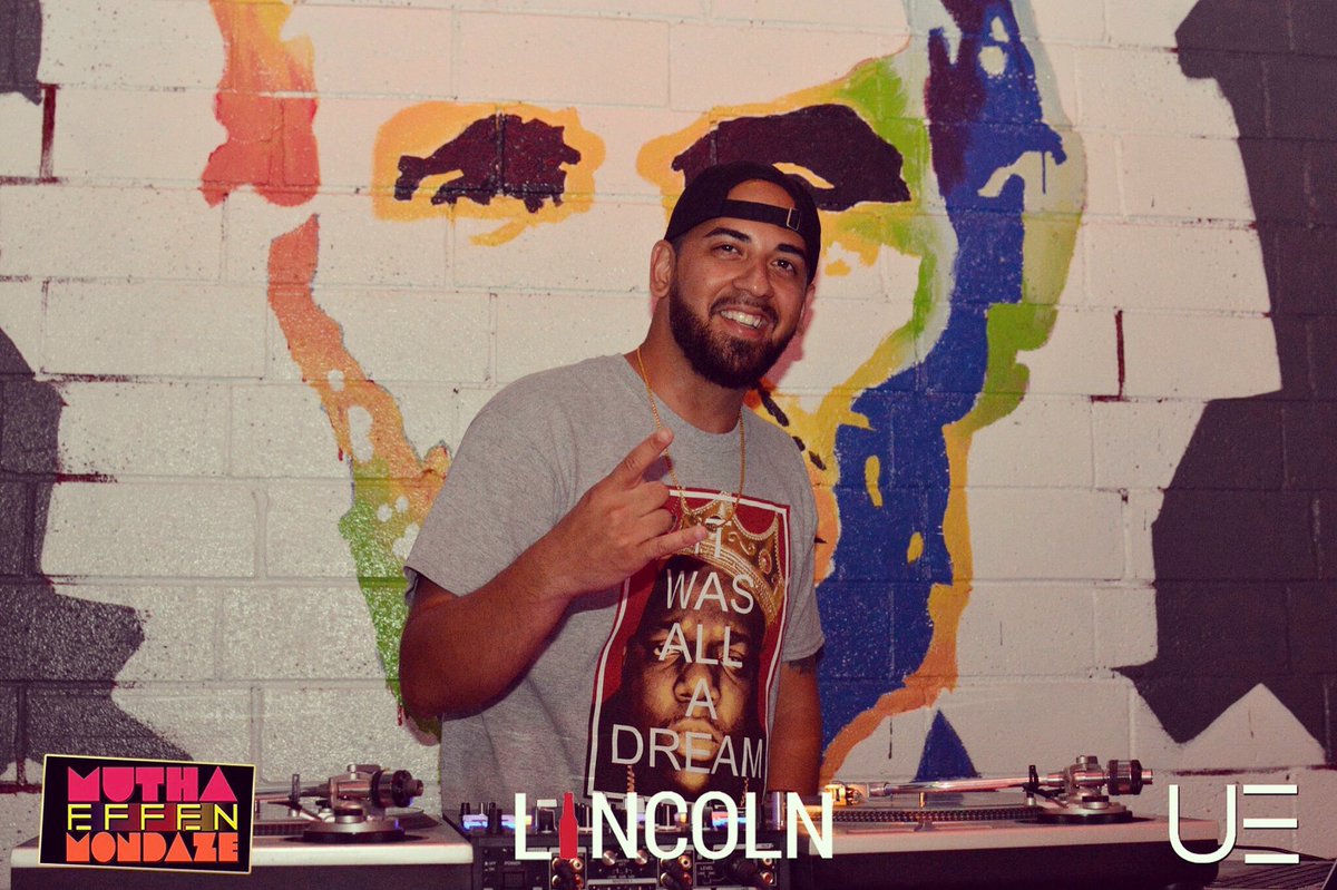 djhawkprod's tweet photo. It Was All A Dream. ๐ค๐ฝ
*
#htown #dj #djlife #lincoln #muthaeffenmondaze #djhawk https://t.co/Q7QMgx7uvp
