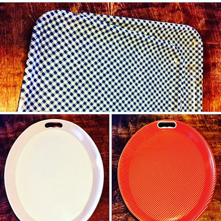 GruberDesigns's tweet image. Who wants these vintage trays for $5 each?!? They&apos;re super cool in person and very old! FCFS #Gruber #Repurposed #Vintage