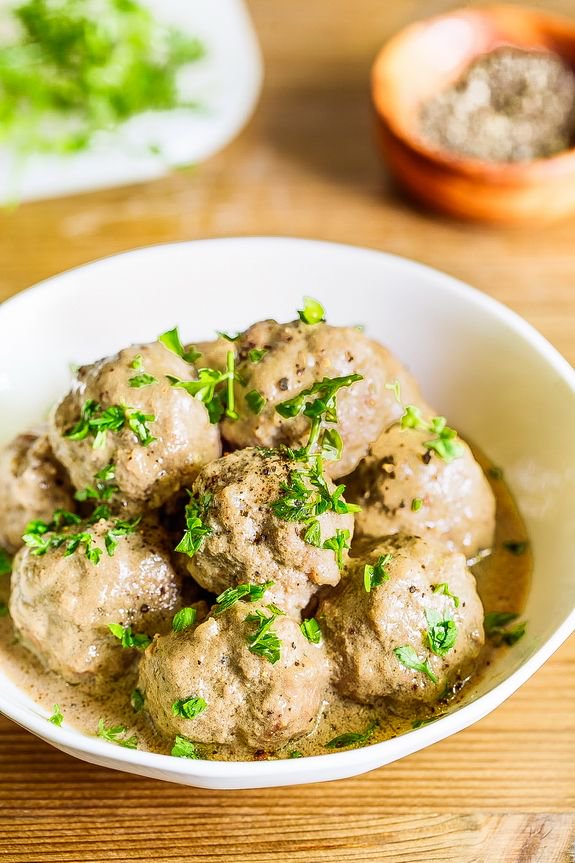 AbsolutelyPure's tweet image. Not sure what to make for dinner? Try these comforting paleo Sweedish meatballs in the slowcooker! #paleo #recipes #foodporn #yum