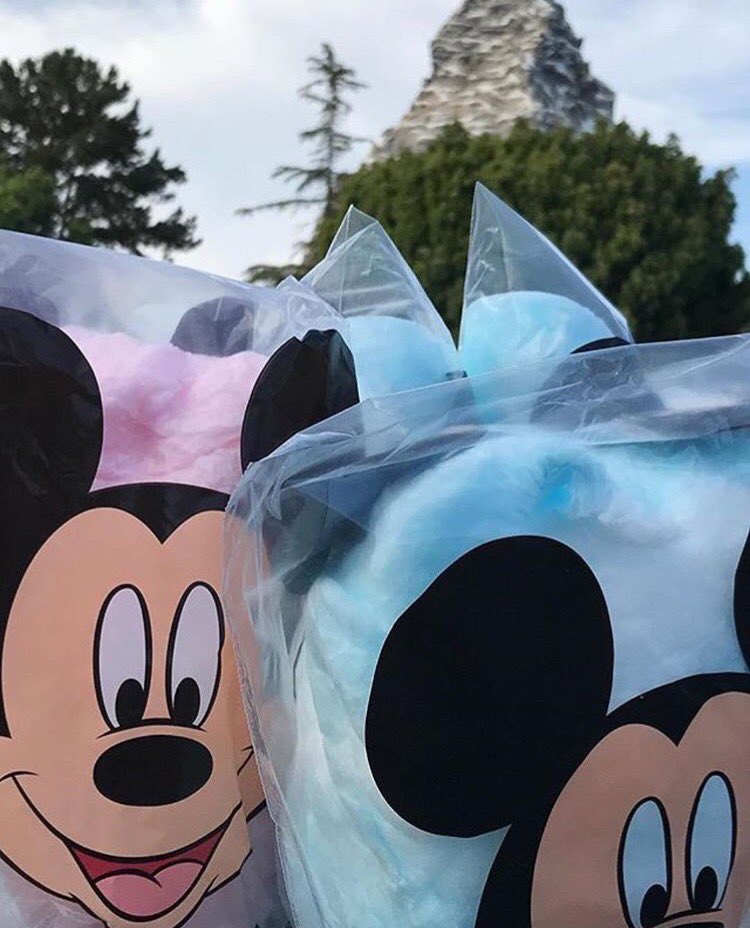 MiddleofMainSt's tweet photo. ☺️ 📸: deliriousaboutdisney #disneyworld #mickeymouse #minniemouse #disneyland #waltdisneyworld #cottoncandy #ilovedisney https://t.co/6QPAJ5vP8O