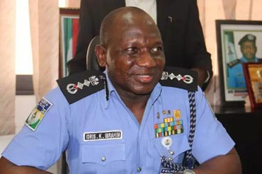 pmnewsnigeria's tweet photo. Police Boss Promotes Policemen Who Nabbed Evans  https://t.co/sv8FbeDt6X https://t.co/ROGQ0CJW7i