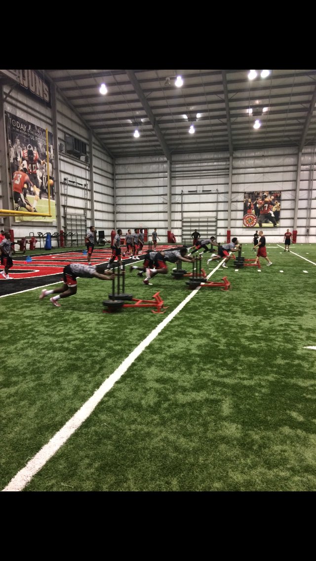 ULFballStrength's tweet photo. Great Speed and Lower Body Day! Getting Strong in Week 3! https://t.co/OIyGiGDcOQ