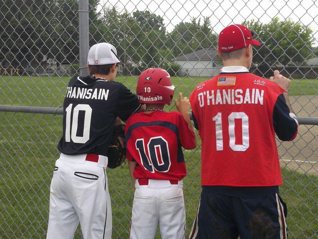 MeDoreen's tweet image. Woah! What a coincidence! My bff &amp;amp; his two boys: