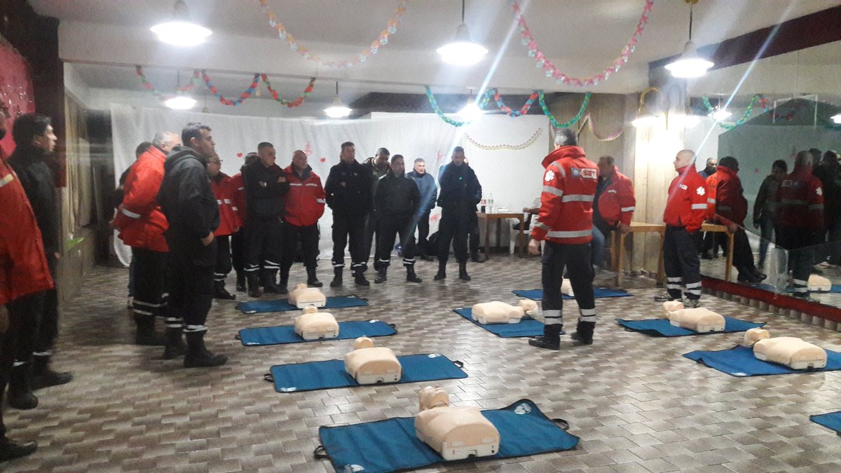 paolarenedo's tweet photo. #Ahora Es el turno de capacitar al #TurnoNoche #InspectoresCot
#BaseCarupa #SPC
Gracias @SETtigre https://t.co/qRwlHLbgmE