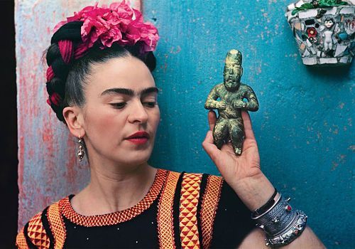 bust_magazine's tweet photo. 40 vintage photos of Frida Kahlo to get lost in today https://t.co/CKtC4h2Wb1 https://t.co/ddbsMHkVce