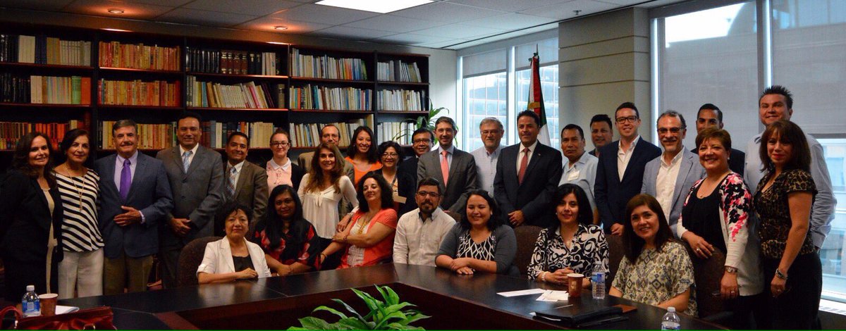 afoncerrada's tweet photo. Very good and productive meeting with representatives from the Mexican community 🇲🇽🇨🇦 #proudtobemexican @IME_SRE https://t.co/vlnGfkbsXv